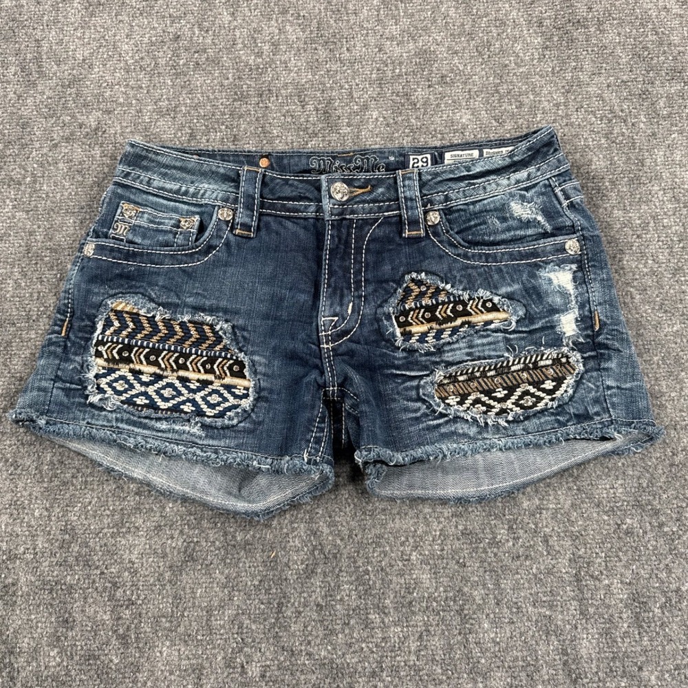 Miss Me Signature Rise Embroidered Distressed Denim Shorts Women 29 Dark Wash